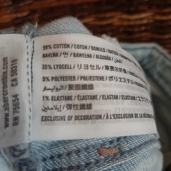 Abercrombie & Fitch 24 x 28 High Rise Distressed Light Wash Denim Skinny Jeans - Picture 10 of 16